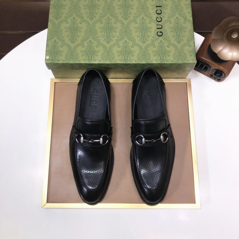 G*u*i leather shoes